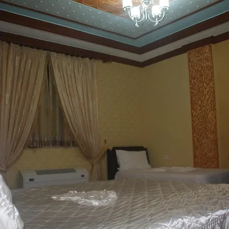 Bar Restaurant America Kukes