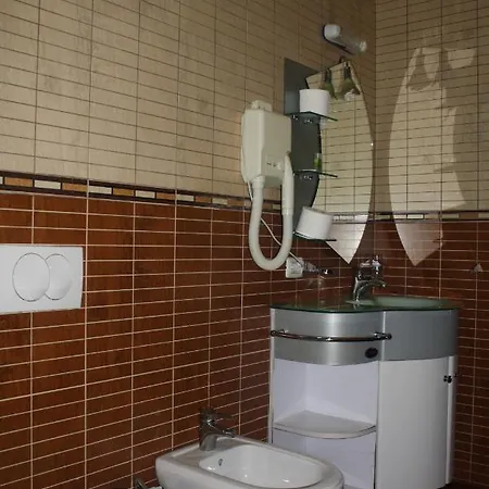 Bar Restaurant America 4* Kukes