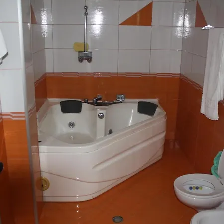 Otel Bar Restaurant America Kukes