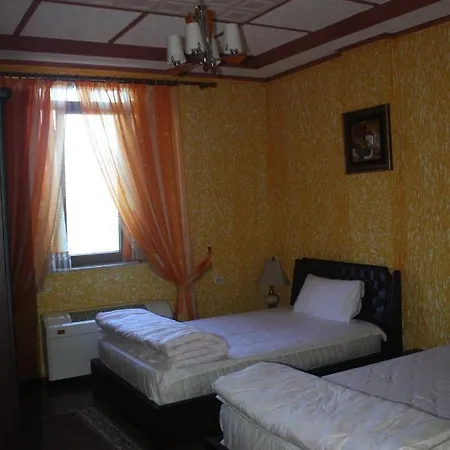 Bar Restaurant America 4* Kukes