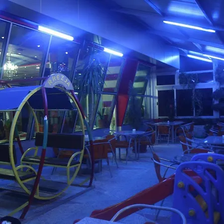 Bar Restaurant America 4* Kukes